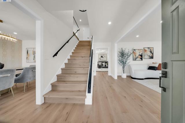 524 Gamay Ct, Fremont CA: https://media.crmls.org/mediaz/cbb3bd0a-4441-4624-bb79-01a10871b52a.jpg