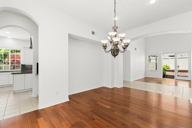 616 Marlin Ln, Carlsbad CA: https://media.crmls.org/mediaz/cbb3e9de-770d-43b5-9143-3b24a85f75ce.jpg