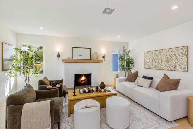 Detail Gallery Image 5 of 28 For 14362 Collins St, Sherman Oaks,  CA 91401 - 3 Beds | 2 Baths