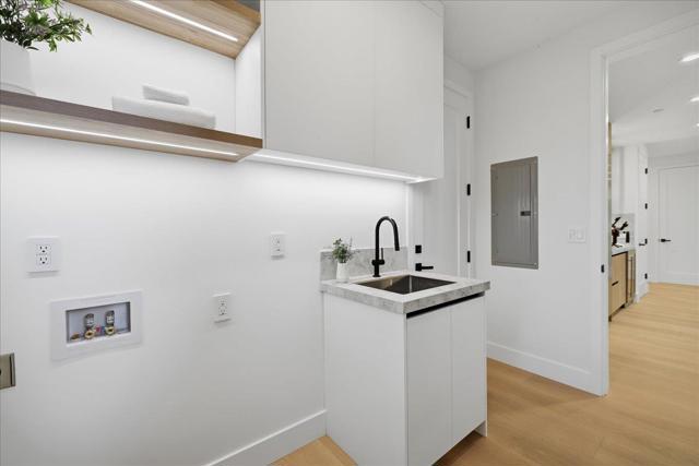 852 La Para Avenue, Palo Alto CA: https://media.crmls.org/mediaz/cbb474e4-5bd1-4a95-aa8d-00128c90d427.jpg