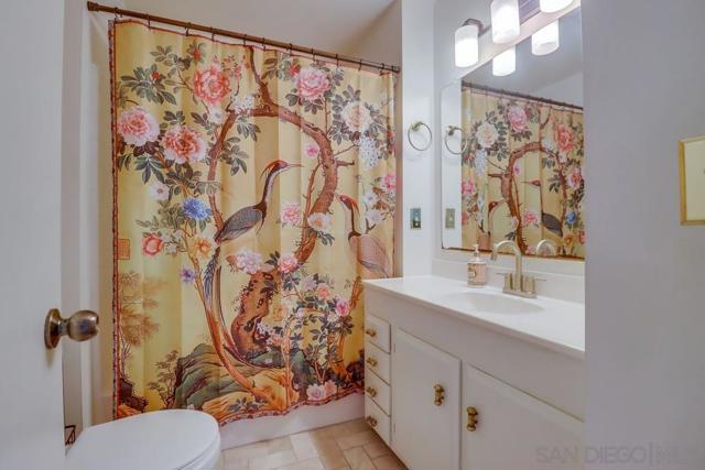 255 Highline Trl, El Cajon CA: https://media.crmls.org/mediaz/cbb4b6c5-f3b4-4f23-9e7c-74f1ba59c1f8.jpg