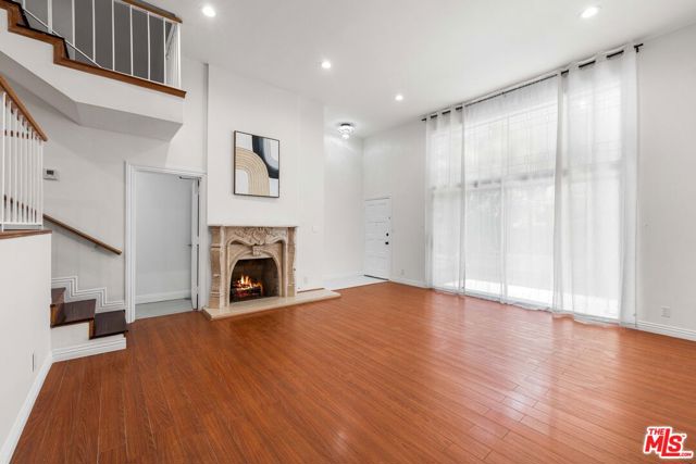 5229 Balboa Boulevard, Encino CA: https://media.crmls.org/mediaz/cbb4ee13-1175-49b9-a8ee-74dfab2f5871.jpg