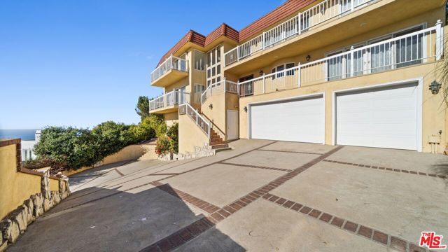 6461 Chartres Drive, Rancho Palos Verdes, California 90275, 4 Bedrooms Bedrooms, ,4 BathroomsBathrooms,Residential,For Sale,Chartres,25489123