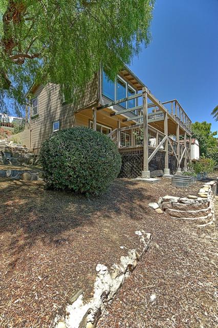 2108 Sunset Drive, Ventura CA: https://media.crmls.org/mediaz/cbb65329-f258-4f58-af1c-83498a253191.jpg