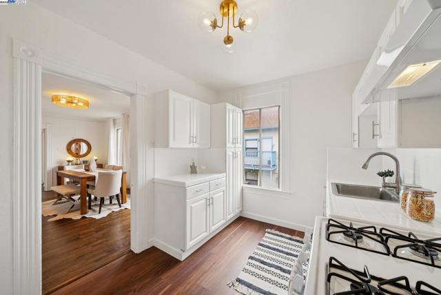 1805 Eagle Ave, Alameda CA: https://media.crmls.org/mediaz/cbb7e37a-71df-4407-98d5-fa0127649a7f.jpg