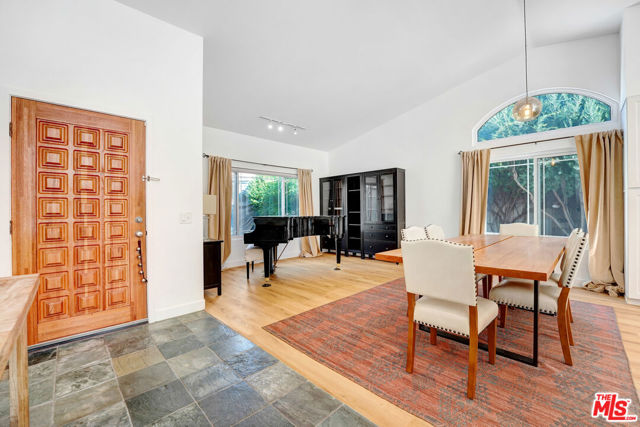 7844 Canby Avenue photo 4
