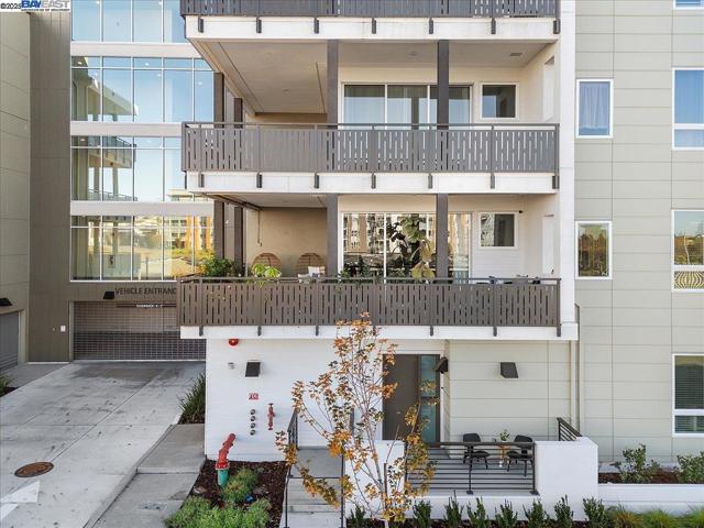 2250 Kilowatt Way, Fremont CA: https://media.crmls.org/mediaz/cbb9db49-5089-4186-b390-1b74ca9eb837.jpg