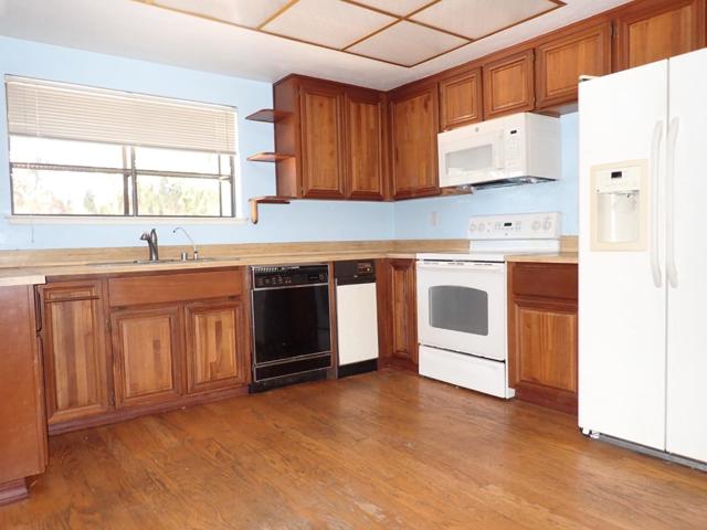 1955 Redwood Road, Hercules CA: https://media.crmls.org/mediaz/cbb9f3de-fdd2-4efb-9e5f-5f6ea63b1269.jpg