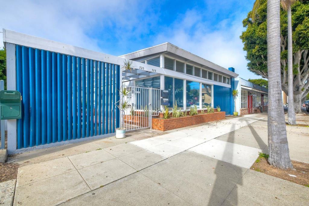 Best location in downtown Encinitas, blocks to Moonlight and D Street beaches.  Flexible zoning allows for commercial mixed uses including retail, office and residential.  Lots of options to utilize as owner-user or investor-developer:  Build a duplex with two ADU's, rooftop decks to ocean.  Renovate and add square footage for set back home with yard and streetfront retail or office.   Call Jamie Miller 858-210-1212
