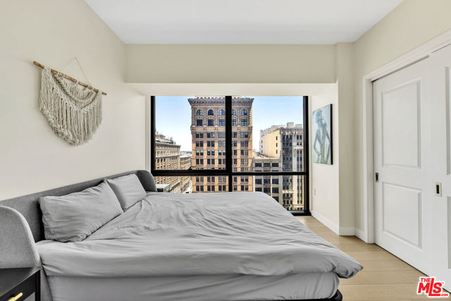 400 S Broadway, Los Angeles CA: https://media.crmls.org/mediaz/cbba81fe-efdc-4135-8d6f-b057ff41c2a0.jpg