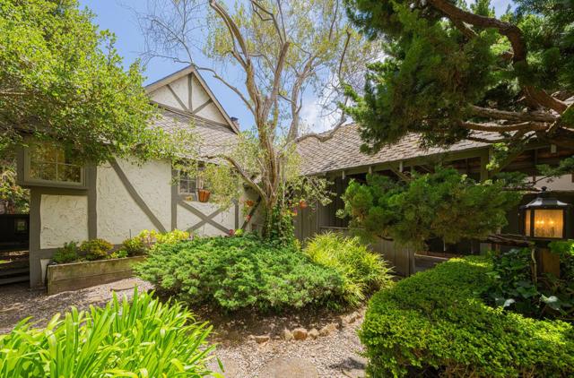 26265 Valley View Avenue, Carmel CA: https://media.crmls.org/mediaz/cbba8c8e-0e3f-4875-9f19-acea625d2c32.jpg