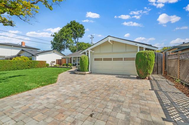 1596 Adrien Drive, Campbell CA: https://media.crmls.org/mediaz/cbbab8d0-91ef-4a83-b47e-290781988e9c.jpg