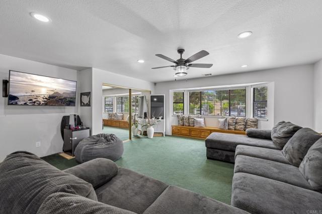 3048 Jason Road, Fallbrook CA: https://media.crmls.org/mediaz/cbbabdf1-5d61-4a8a-9285-6e8ecf7b1a72.jpg