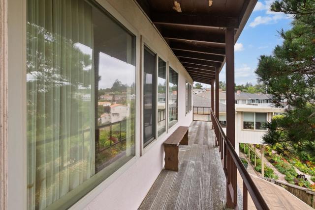 3705 Encline Way, Belmont CA: https://media.crmls.org/mediaz/cbbc1109-2fe1-4fb2-94f4-c0620ed1d04b.jpg