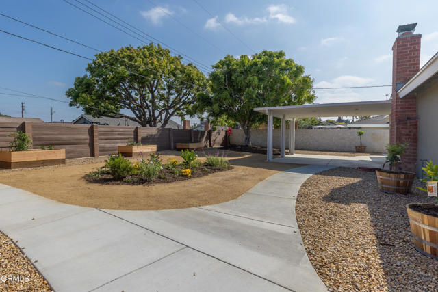 1660 Hobart Drive, Camarillo CA: https://media.crmls.org/mediaz/cbbc1bc5-6062-4589-967b-144758fd43fa.jpg