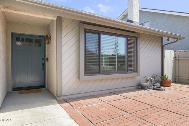 3051 Ketch Place, Oxnard CA: https://media.crmls.org/mediaz/cbbd3970-8962-4eaf-89fb-871a6bebe3db.jpg