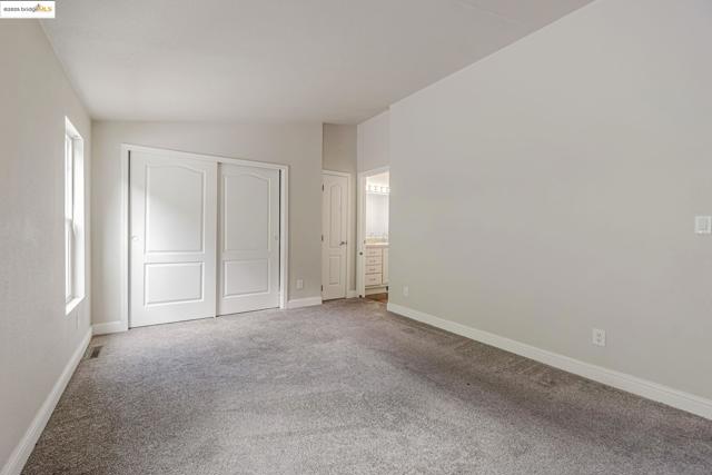 16711 Marsh Creek Rd, Clayton CA: https://media.crmls.org/mediaz/cbbda641-9354-4791-9df3-91d86581788d.jpg