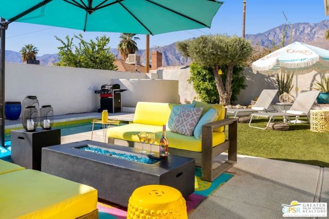 3963 E Calle San Antonio, Palm Springs CA: https://media.crmls.org/mediaz/cbbde36f-24f3-422b-a6ec-b934c24218a9.jpg