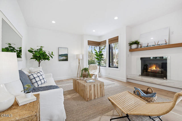 Detail Gallery Image 9 of 49 For 350 Paseo De Playa #121,  Ventura,  CA 93001 - 3 Beds | 2/1 Baths