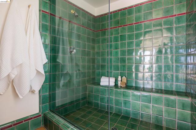 Image 47 of 60 For 4951 Proctor Ave