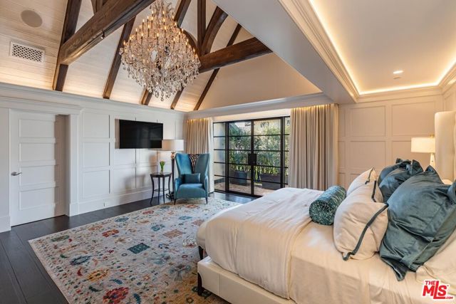 5076 Island Forest Place, Westlake Village CA: https://media.crmls.org/mediaz/cbbec9c9-96be-4c71-9a2e-96c6b5654749.jpg