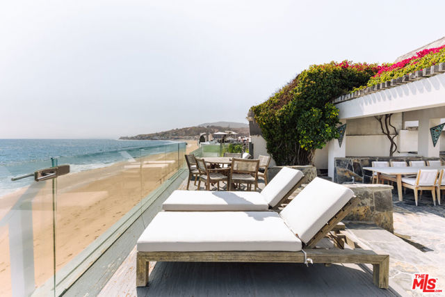 23614 Malibu Colony Road, Malibu CA: https://media.crmls.org/mediaz/cbbf5103-b26c-48d7-adcd-00330a94d63c.jpg