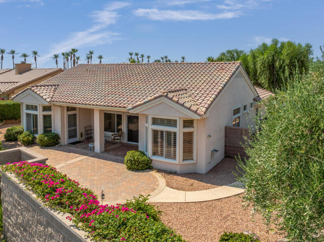 78626 Blooming Court, Palm Desert CA: https://media.crmls.org/mediaz/cbbfab62-c068-4316-92ee-d27845dda589.jpg