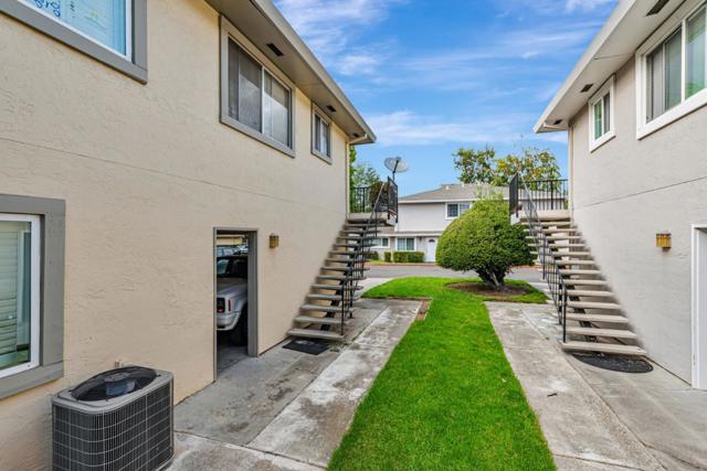 2323 Samaritan Drive, San Jose CA: https://media.crmls.org/mediaz/cbc03ee8-6f7f-4591-9c9a-8d96dcc99de9.jpg