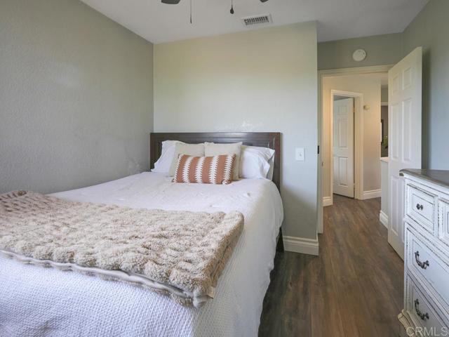 1216 Woodview Drive, Oceanside CA: https://media.crmls.org/mediaz/cbc08f82-370b-40e1-a1fb-3fc982945ddb.jpg