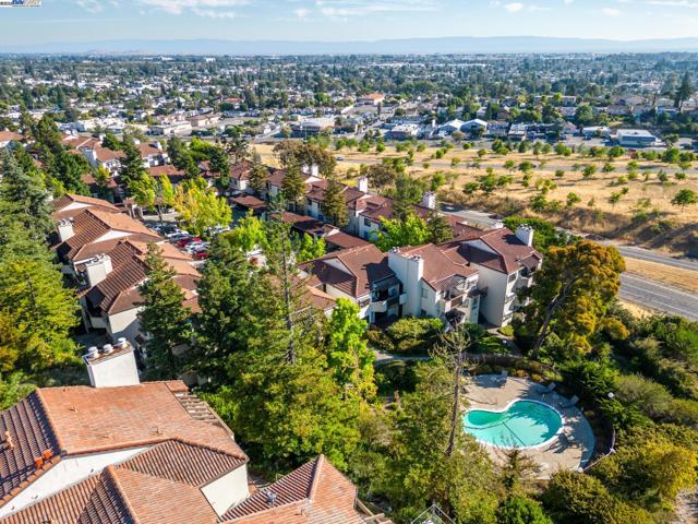 21083 Gary Dr, Hayward CA: https://media.crmls.org/mediaz/cbc09953-116d-4e7a-89a1-4f4301e023ea.jpg