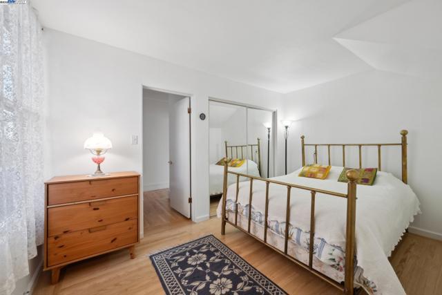 2000 CLINTON AVENUE, Alameda CA: https://media.crmls.org/mediaz/cbc13076-0a70-4fbe-b545-d37358c2d671.jpg