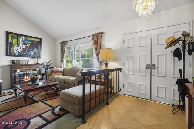 744 Calle Las Colinas, Newbury Park CA: https://media.crmls.org/mediaz/cbc1f2a7-4bcc-42da-bcc9-96557be4fa89.jpg