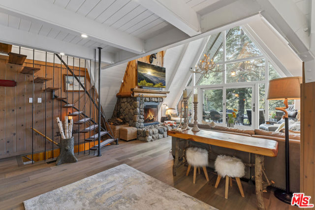 161 Rocky Point Road, Lake Arrowhead CA: https://media.crmls.org/mediaz/cbc28374-5e71-47ef-9ed0-685298b27da9.jpg