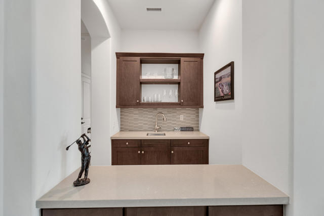 Image 12 of 36 For 81805 Four Seasons Place