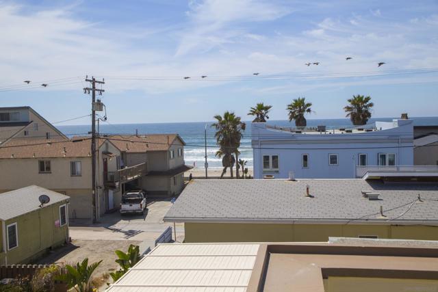 728 Jamaica Ct, San Diego CA: https://media.crmls.org/mediaz/cbc289a1-9523-43d5-a151-eef36d3a7ac0.jpg
