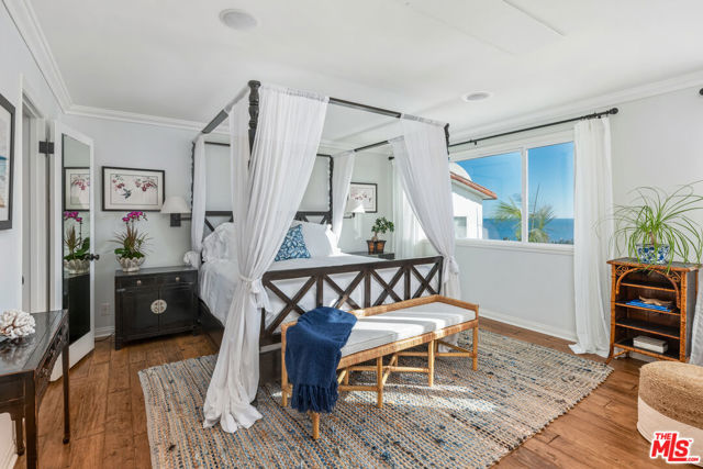 31658 Broad Beach Road, Malibu CA: https://media.crmls.org/mediaz/cbc295aa-a888-402e-a87c-5858444c402e.jpg