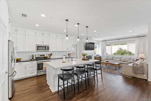 Detail Gallery Image 4 of 60 For 39665 Foxtail Dr, Temecula,  CA 92591 - 4 Beds | 3 Baths