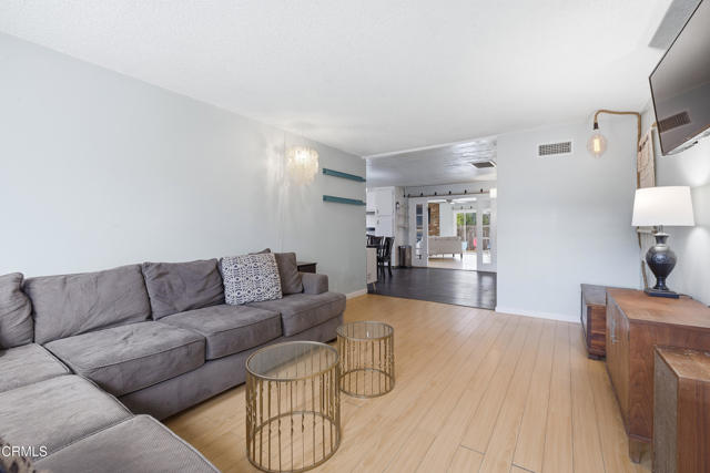 Detail Gallery Image 4 of 26 For 2659 Elizondo Ave, Simi Valley,  CA 93065 - 4 Beds | 2 Baths