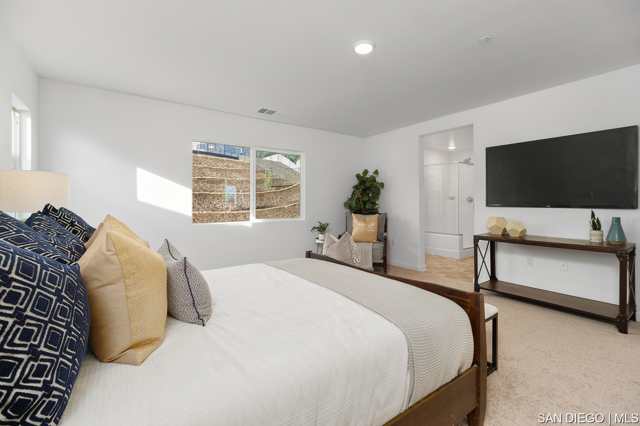 15217 Dawning CT, Lake Elsinore CA: https://media.crmls.org/mediaz/cbc43e28-6a56-4741-9e67-0bf16a4fa074.jpg