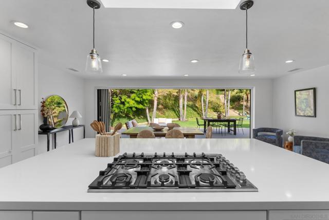 4840 Penrose Ct, San Diego CA: https://media.crmls.org/mediaz/cbc4a678-e9d7-480a-b64e-dfc9c98c52aa.jpg