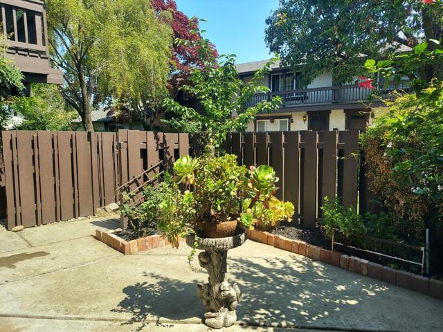 368 Serramonte Terrace, Fremont CA: https://media.crmls.org/mediaz/cbc54480-9526-4444-af2a-4f4c23a5c472.jpg