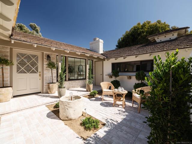 8965 Cliffridge Ave, La Jolla CA: https://media.crmls.org/mediaz/cbc60651-2afa-490c-ba2d-6083baba8c50.jpg