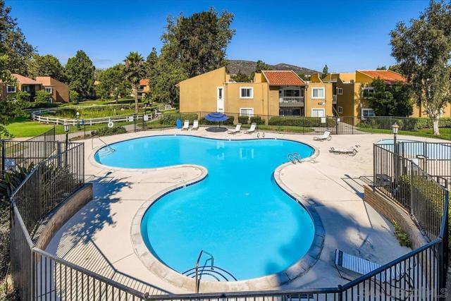 17147 W W Bernardo Dr, San Diego CA: https://media.crmls.org/mediaz/cbc6c01a-47c4-4bb4-bc79-b69fa3768f79.jpg