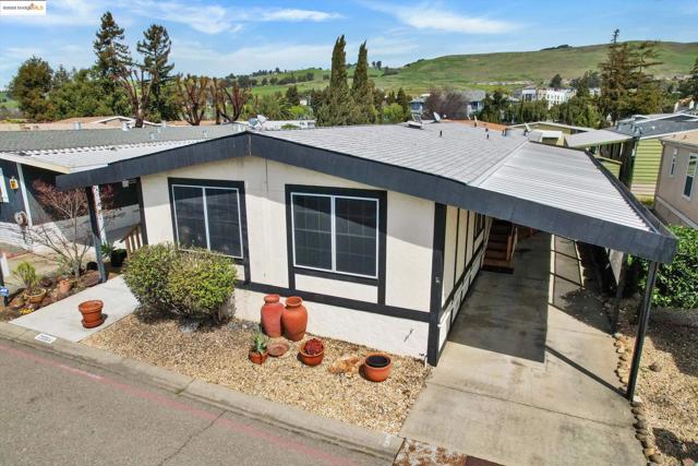 29064 MENDEZ RD, Hayward CA: https://media.crmls.org/mediaz/cbc6c2f4-60a8-4cb5-adaf-9b119a36fa26.jpg