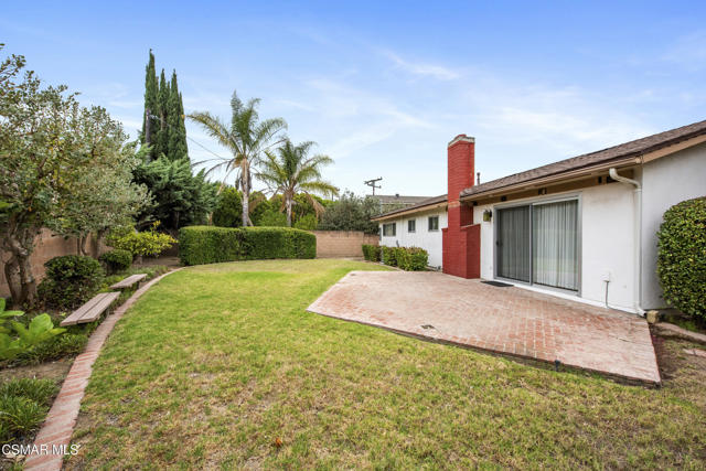 2152 Rockdale Avenue, Simi Valley CA: https://media.crmls.org/mediaz/cbc75a39-c8f5-4c58-8db4-06177fd682d8.jpg