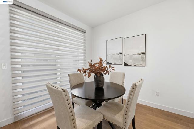 931 Edy Ln, Oakland CA: https://media.crmls.org/mediaz/cbc76c23-62f3-4961-9491-fc1045f0423b.jpg