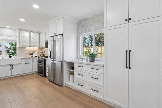 Detail Gallery Image 11 of 72 For 1358 Walnutview Dr, Encinitas,  CA 92024 - 4 Beds | 2 Baths