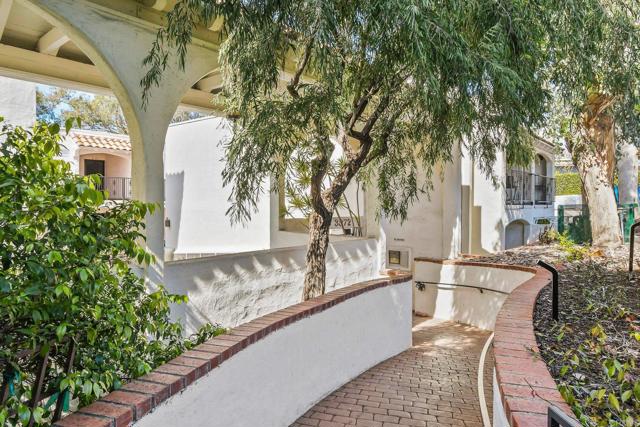 Detail Gallery Image 2 of 30 For 3972 Jackdaw St #211,  San Diego,  CA 92103 - 1 Beds | 1 Baths