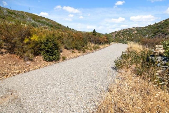 35005 Loma Chiquita Road, Los Gatos CA: https://media.crmls.org/mediaz/cbc86104-b05c-42ab-961f-4b0ca122f5a3.jpg