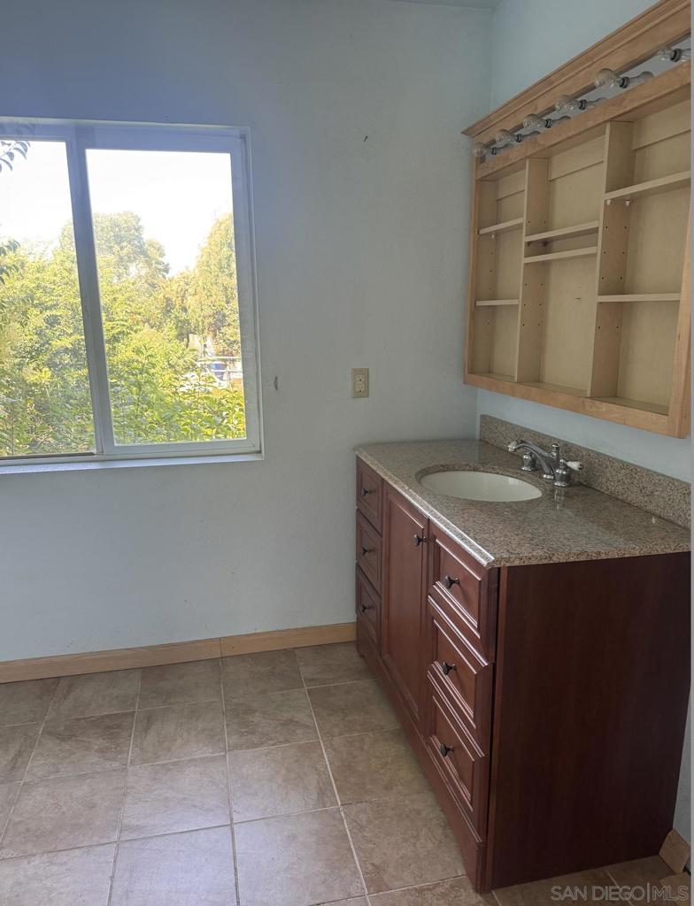 MLS #250031748SD image #10